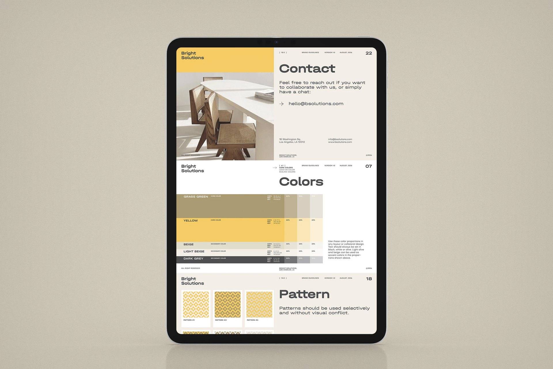 Сторінки «Contact» і «Colors» на планшеті